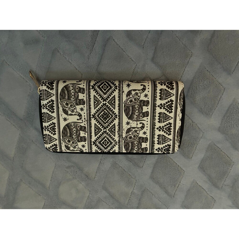 Elephant Wallet Zipper Enclosure